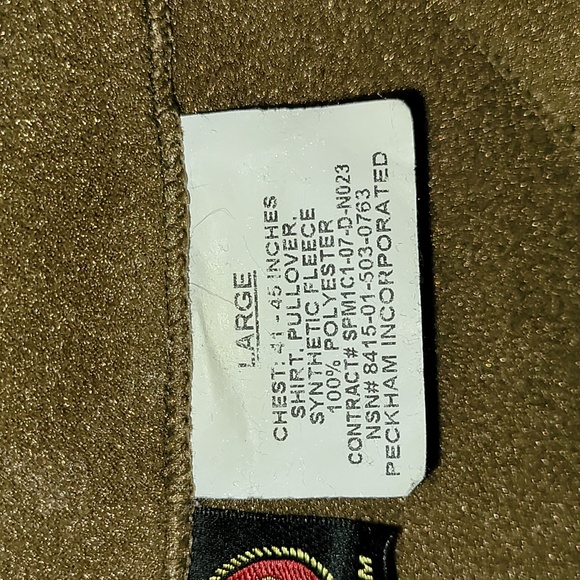 Vintage. Made in USA. Polartec. Half-zip pullover fleece. Size Large. - Picture 8 of 15